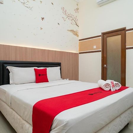 RedDoorz Syariah near Marvel City Mall 2 Surabaya Bagian luar foto