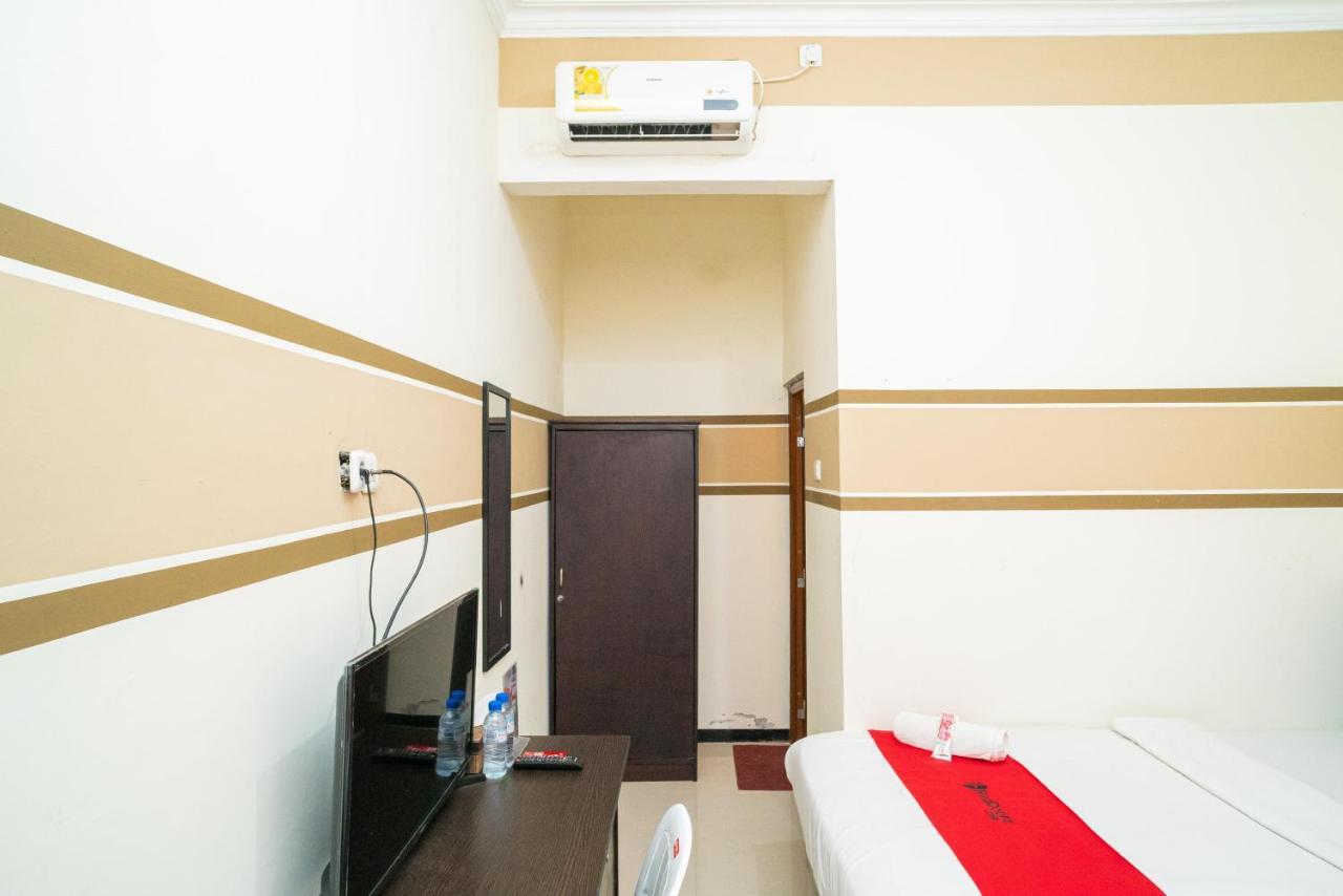 RedDoorz Syariah near Marvel City Mall 2 Surabaya Bagian luar foto