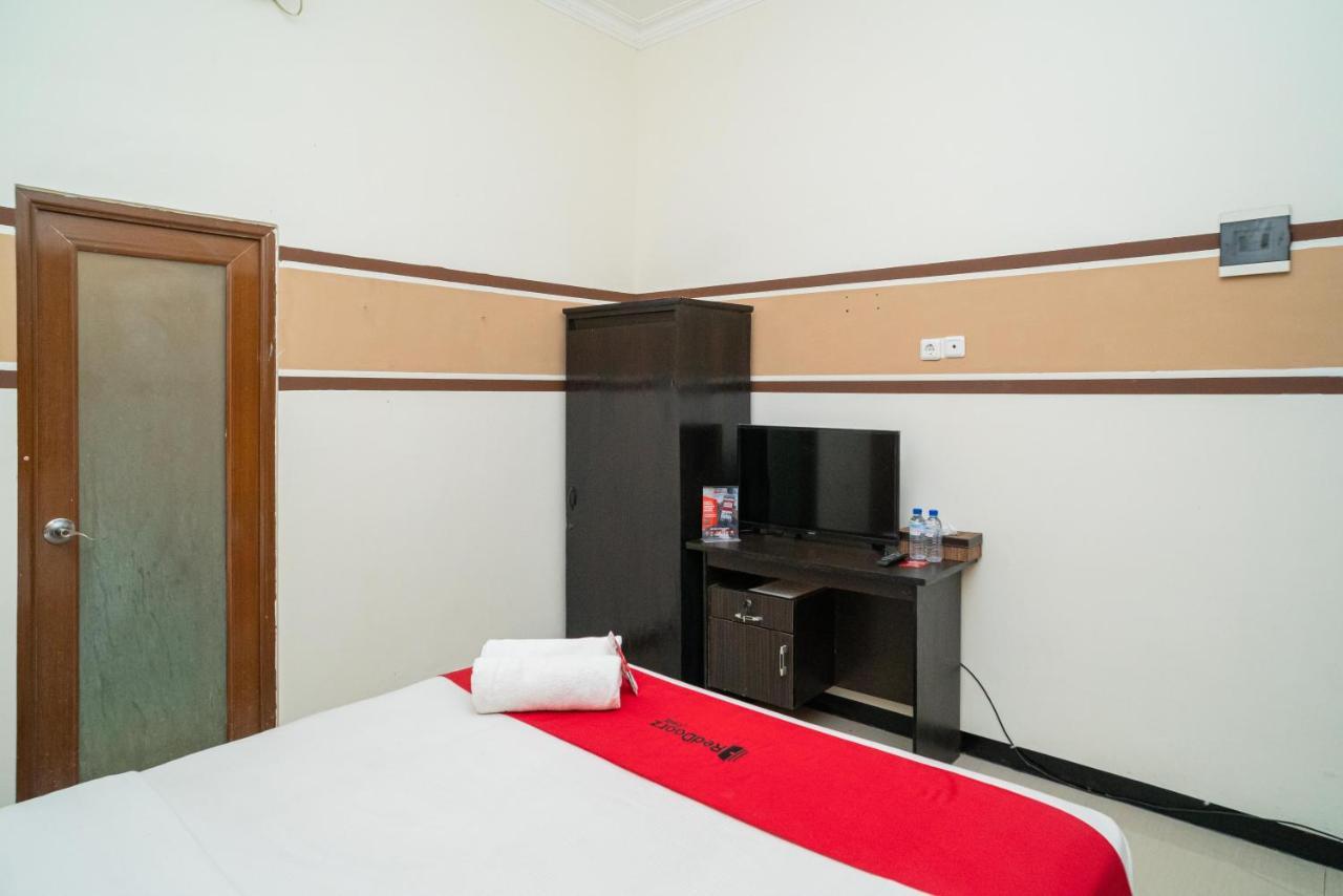 RedDoorz Syariah near Marvel City Mall 2 Surabaya Bagian luar foto