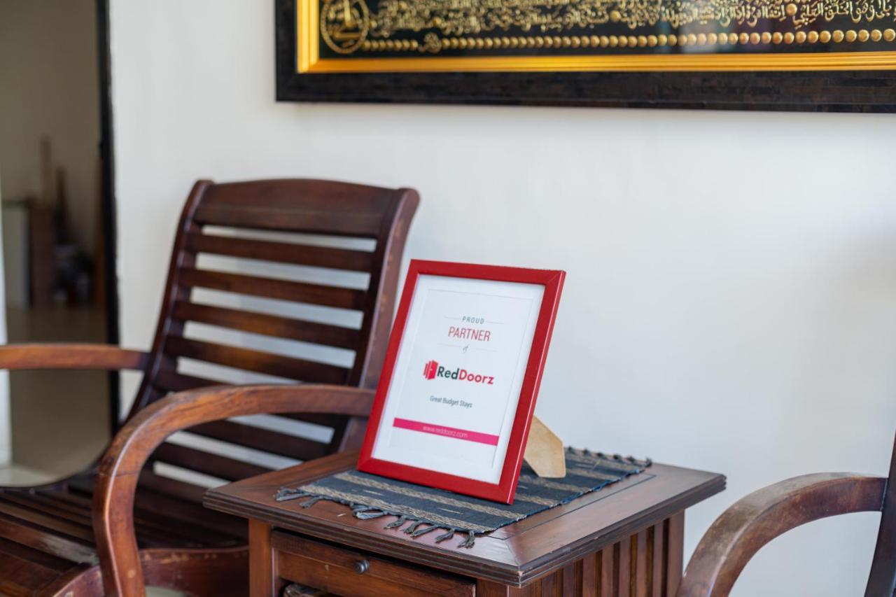 RedDoorz Syariah near Marvel City Mall 2 Surabaya Bagian luar foto