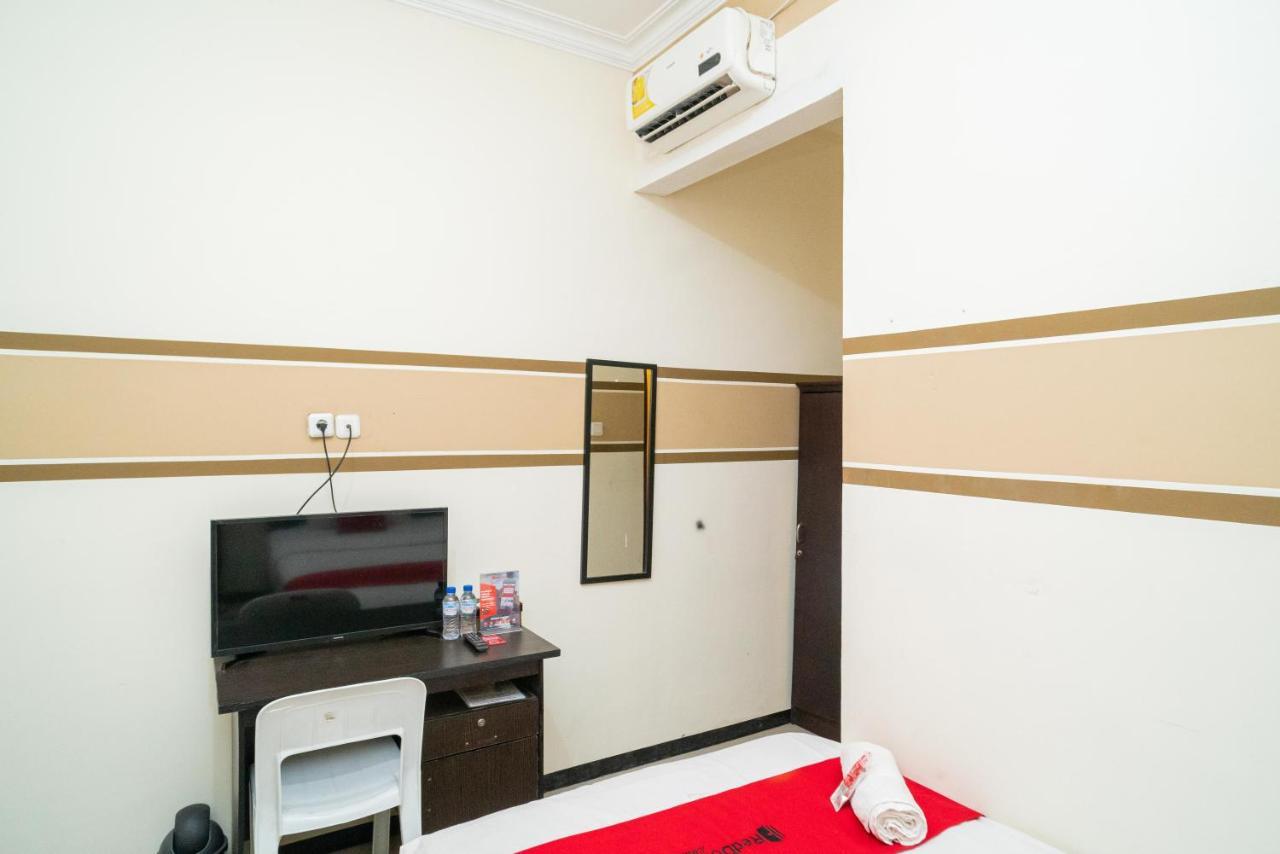 RedDoorz Syariah near Marvel City Mall 2 Surabaya Bagian luar foto