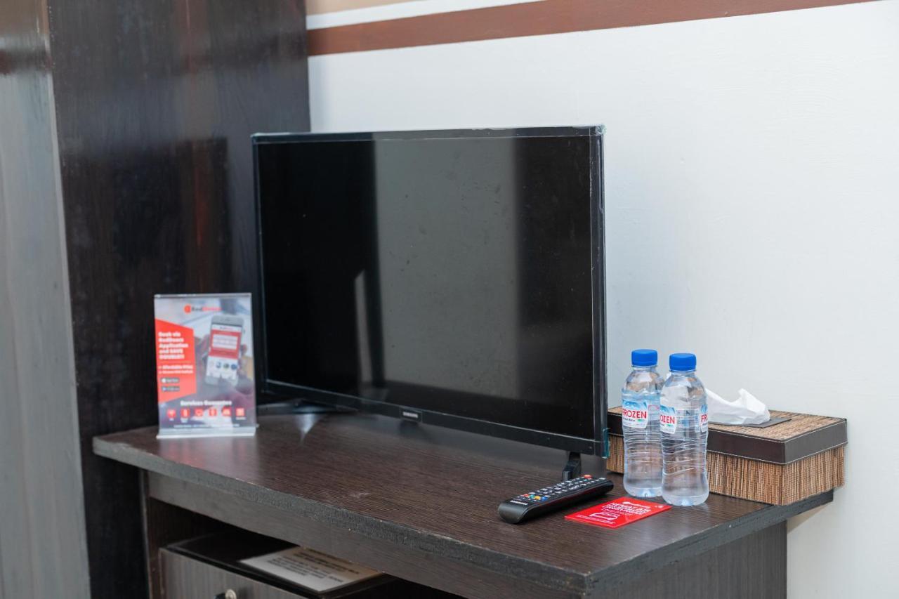 RedDoorz Syariah near Marvel City Mall 2 Surabaya Bagian luar foto