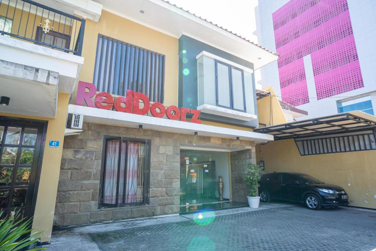 RedDoorz Syariah near Marvel City Mall 2 Surabaya Bagian luar foto