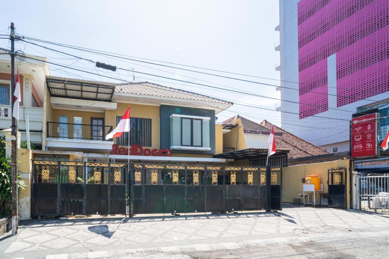 RedDoorz Syariah near Marvel City Mall 2 Surabaya Bagian luar foto