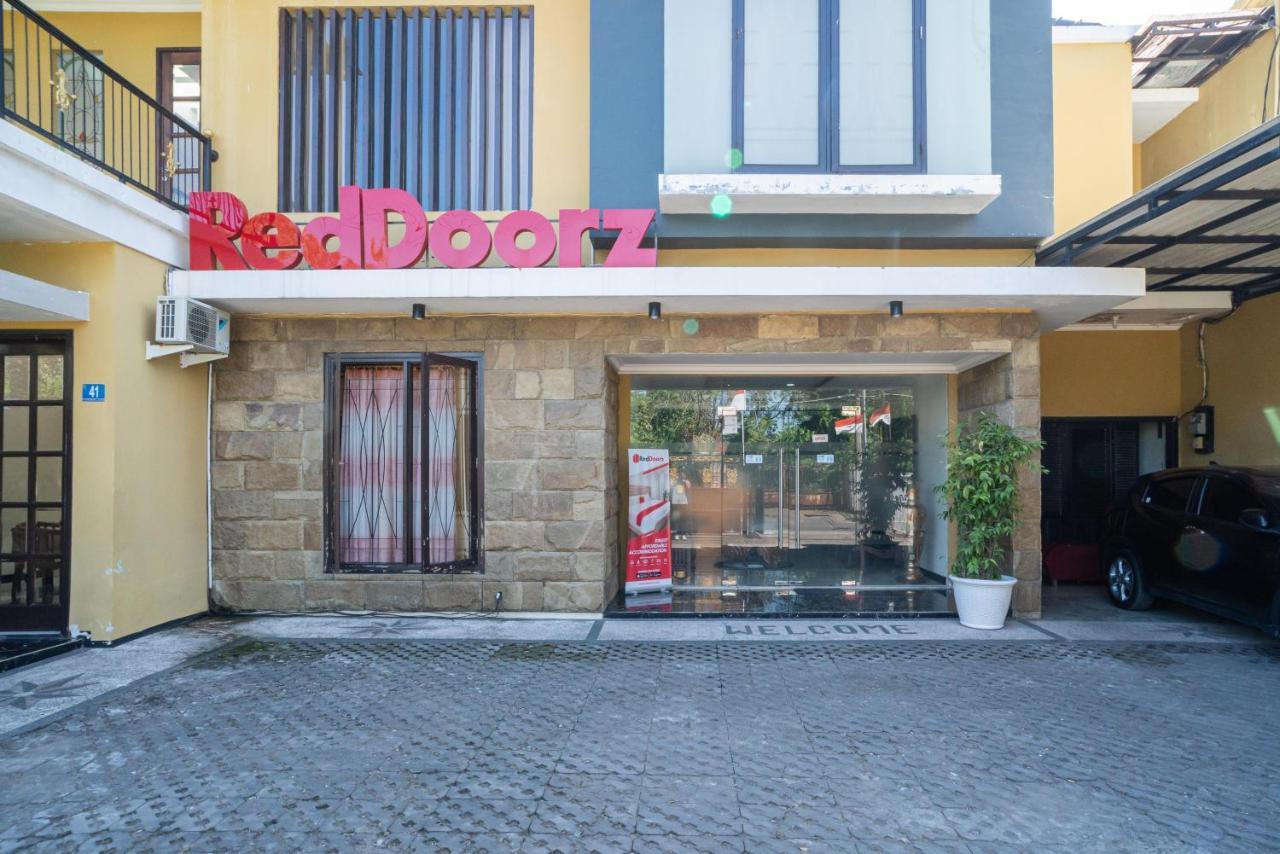 RedDoorz Syariah near Marvel City Mall 2 Surabaya Bagian luar foto