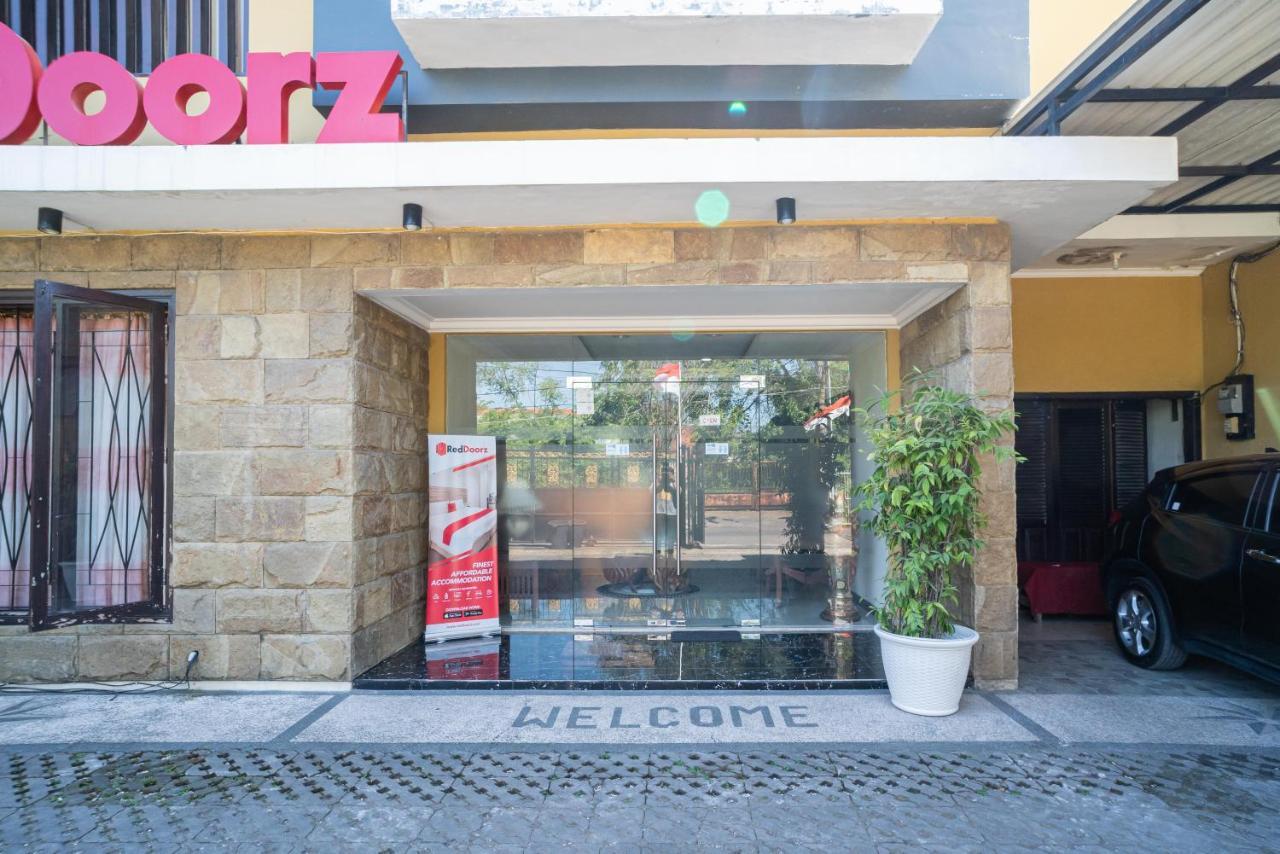 RedDoorz Syariah near Marvel City Mall 2 Surabaya Bagian luar foto