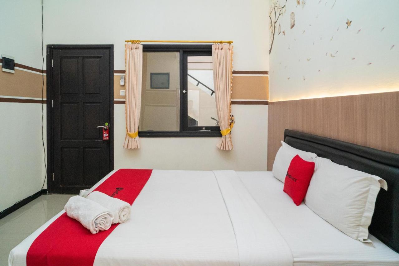 RedDoorz Syariah near Marvel City Mall 2 Surabaya Bagian luar foto