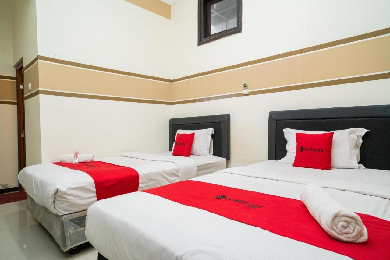 RedDoorz Syariah near Marvel City Mall 2 Surabaya Bagian luar foto