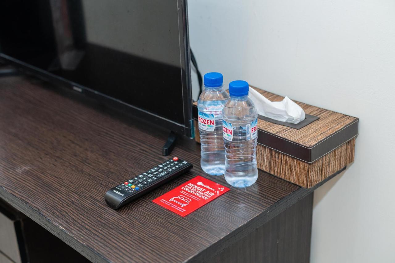 RedDoorz Syariah near Marvel City Mall 2 Surabaya Bagian luar foto