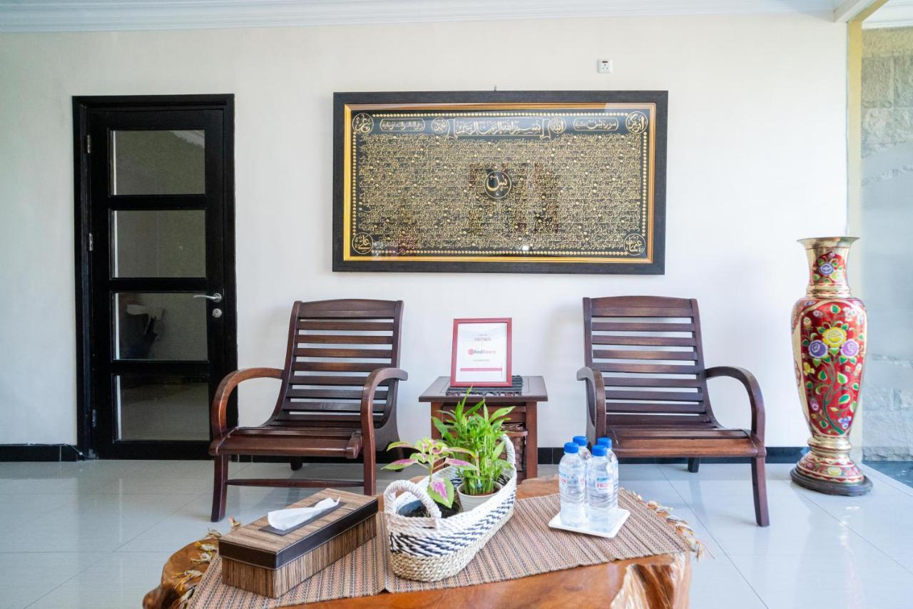 RedDoorz Syariah near Marvel City Mall 2 Surabaya Bagian luar foto