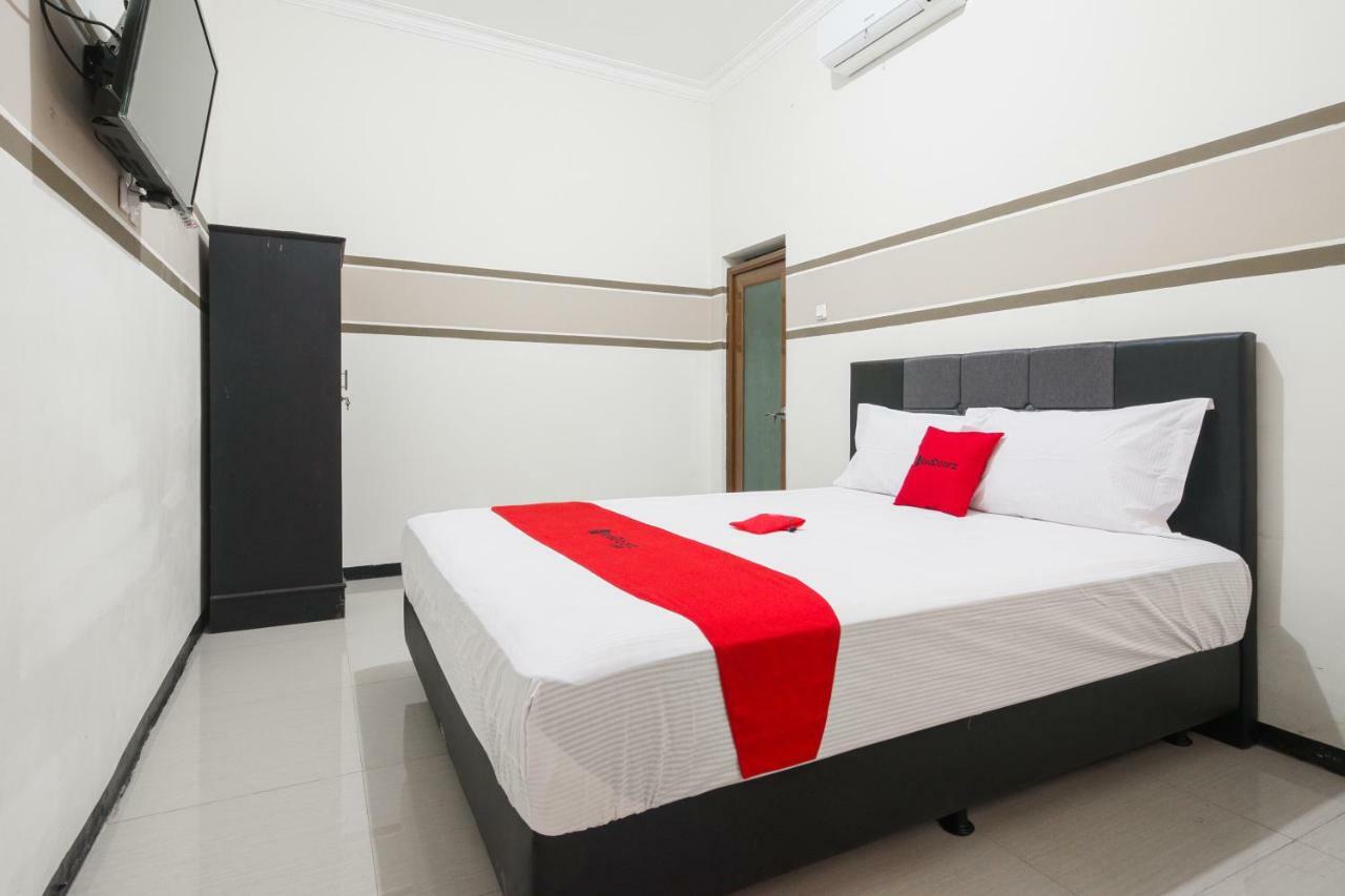 RedDoorz Syariah near Marvel City Mall 2 Surabaya Bagian luar foto